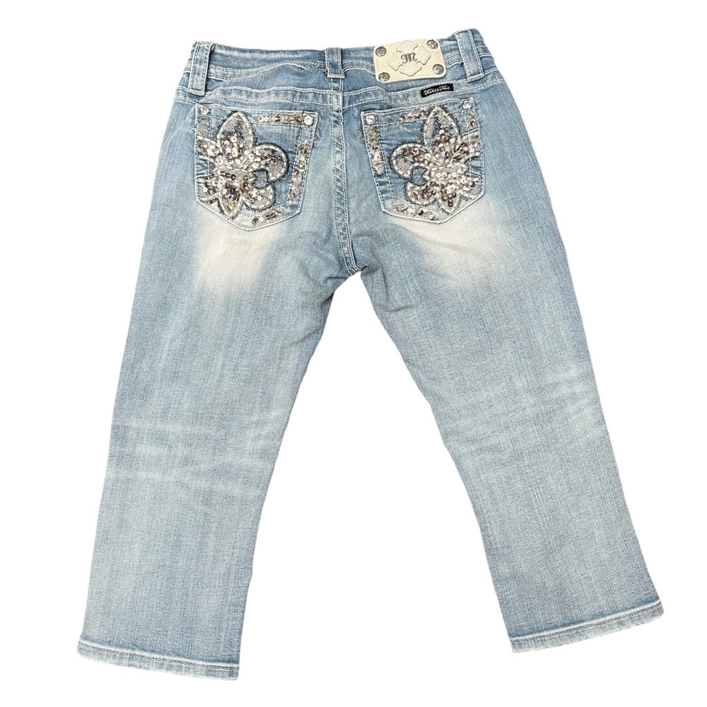 Distressed Miss Me Mid-Rise Easy Crop light wash